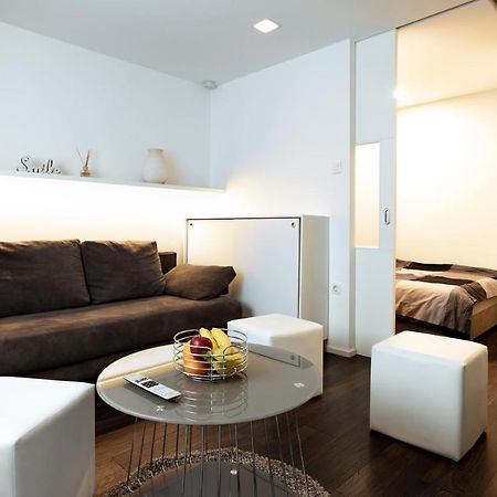 Elegant 1-Bedroom Apartment Near Hill Forest Liubliana Exterior foto