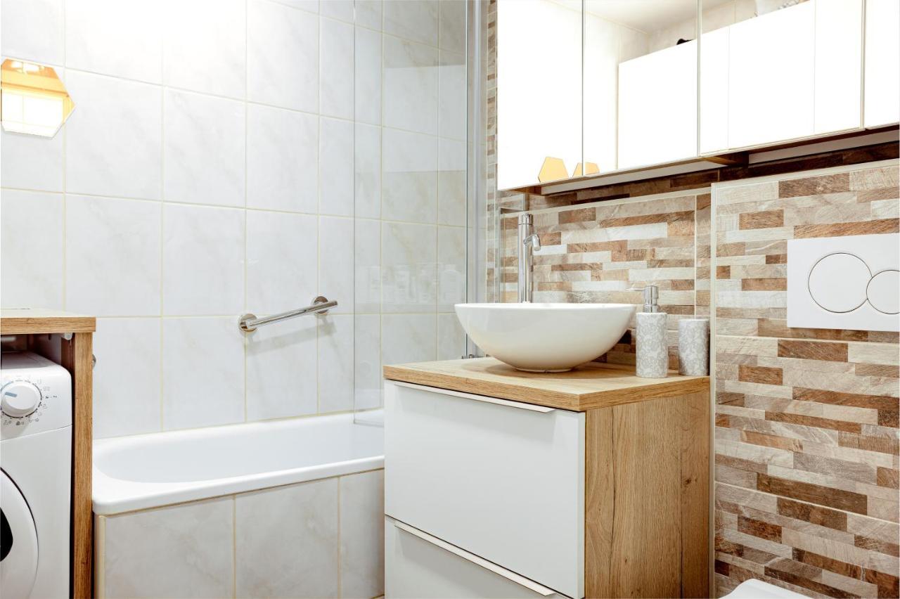 Elegant 1-Bedroom Apartment Near Hill Forest Liubliana Exterior foto