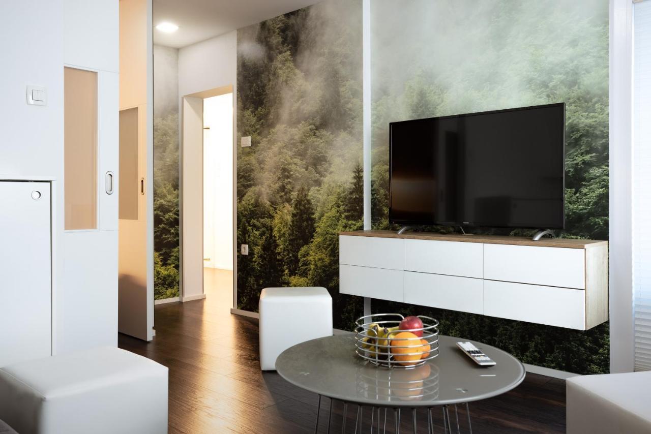 Elegant 1-Bedroom Apartment Near Hill Forest Liubliana Exterior foto