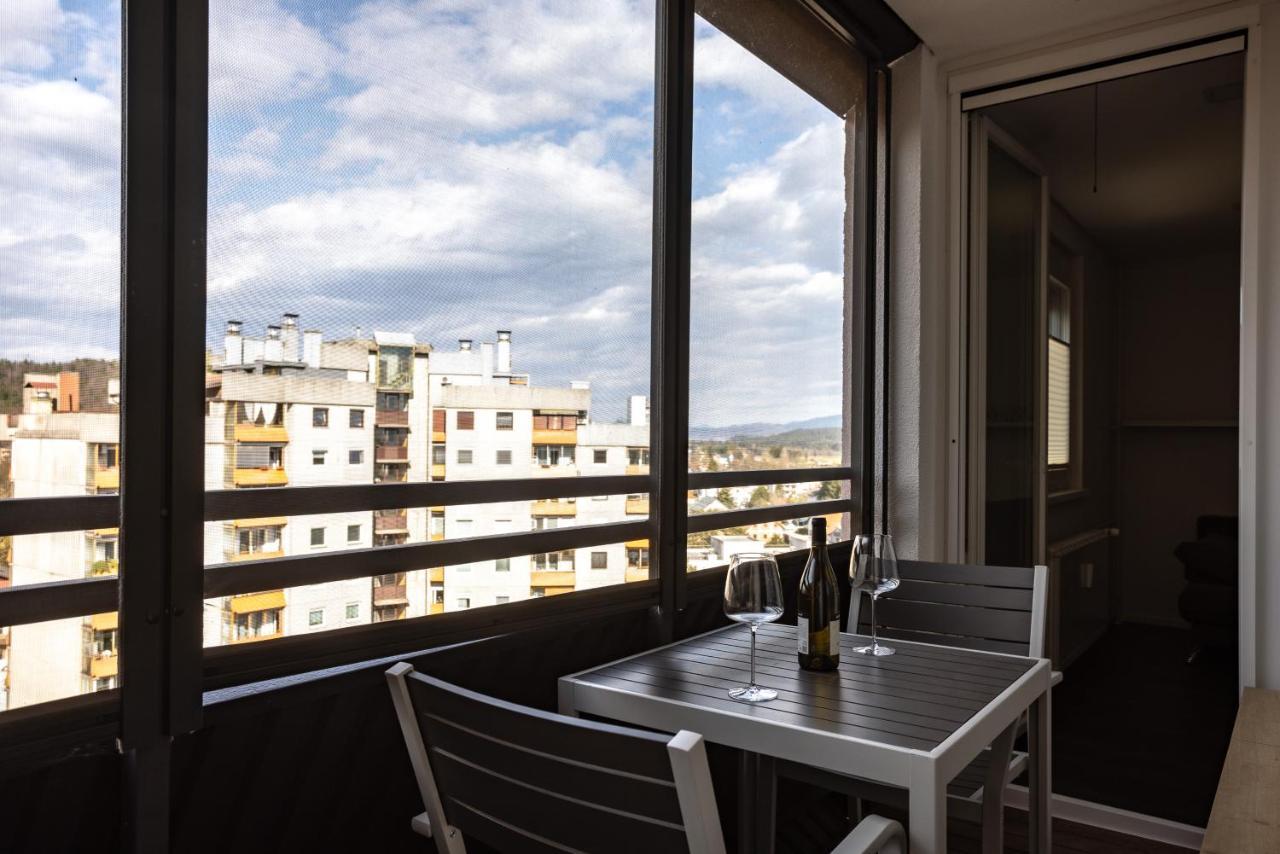 Elegant 1-Bedroom Apartment Near Hill Forest Liubliana Exterior foto